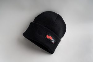 Bild: Schwarze Muetze mit TU-Logo